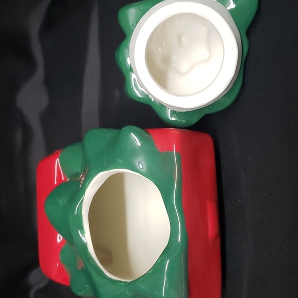 Rae Dunn Red Truck with Tree CHRISTMAS Cookie/Treat Jar - Picture 7 of 8